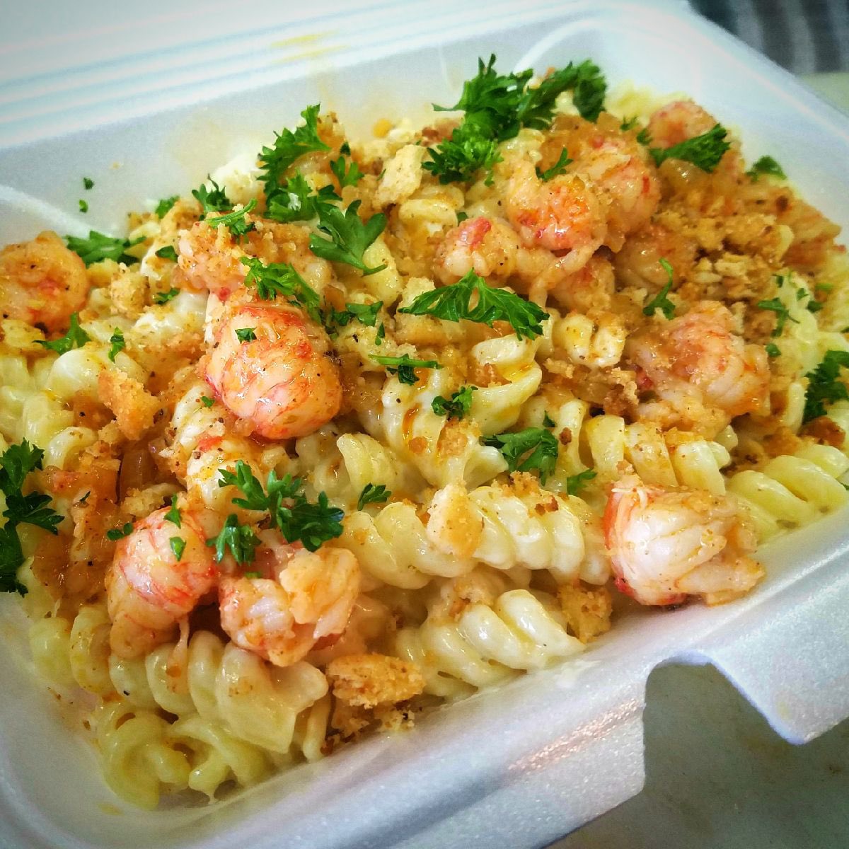 FlaminFishTruck's tweet image. It’s finally here! Our Cajun Lobster Mac &amp;amp; Cheese is making its restaurant debut this week. We’re open from 11-6pm today. Online ordering, phone ordering, and in-house ordering are all available. Catch us if you can!
#catchusifyoucan #gethooked #comegetyousome #buffalo