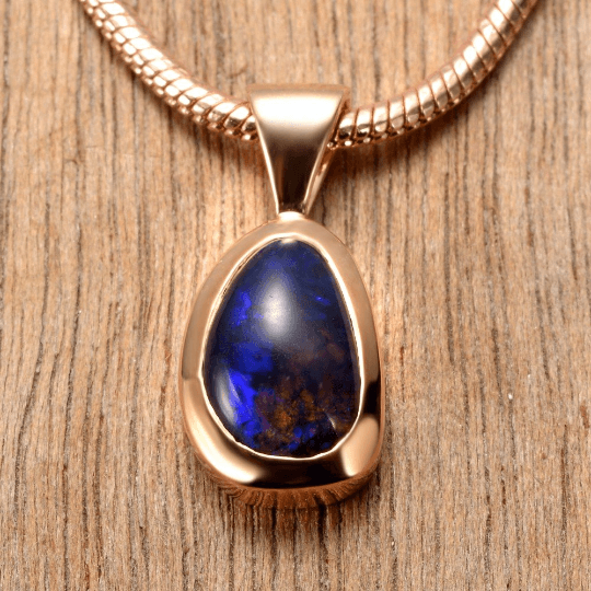 AndersonBeattie's tweet photo. Gift someone you love with this special Black Opal Pendant in 10K Pink Gold. A simple and gorgeous pendant perfect for everyday wear. 💕💖 #opal #jewelry #AndersonBeattie #etsy https://t.co/vY9kb6AImd https://t.co/NrL7WvjBSd