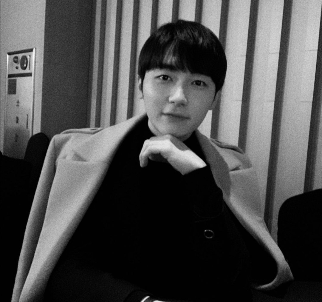 Jeong Jinhwan- Leader and Rapper- April 28, 1993- He's an actor.He acted in dramas like "Govengers" ( the man blk's drama) "Gaduri Restaurant" (with Hyuk from Vixx) and currently in "A Love So Beautiful" - He speaks Japanese #THEMANBLK  @TMB_TheManBLK