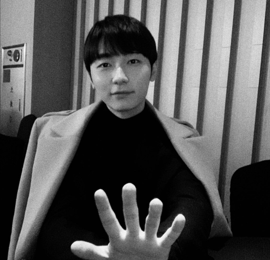 Jeong Jinhwan- Leader and Rapper- April 28, 1993- He's an actor.He acted in dramas like "Govengers" ( the man blk's drama) "Gaduri Restaurant" (with Hyuk from Vixx) and currently in "A Love So Beautiful" - He speaks Japanese #THEMANBLK  @TMB_TheManBLK