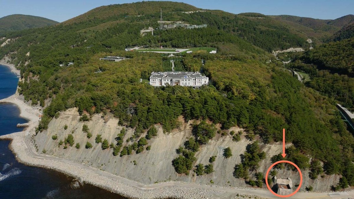 Navalny says Putin’s palace even has an emergency escape hatch that leads to the sea. Personally, I think it’s more likely that this is where James Bond gains access.