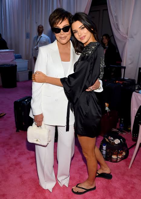 Mama Jenner and Mama Teuk cinematic parallels #SUPERJUNIOR    @SJofficial