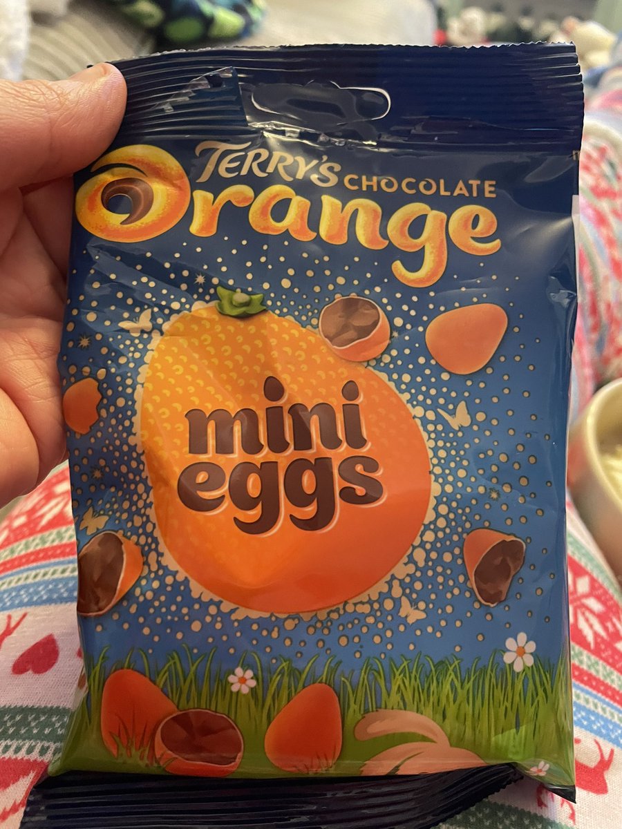 VickiBrown86's tweet photo. They’re not Terry’s, they’re mine and I’m not sharing! #notevenguilty https://t.co/gZMn7sUr57