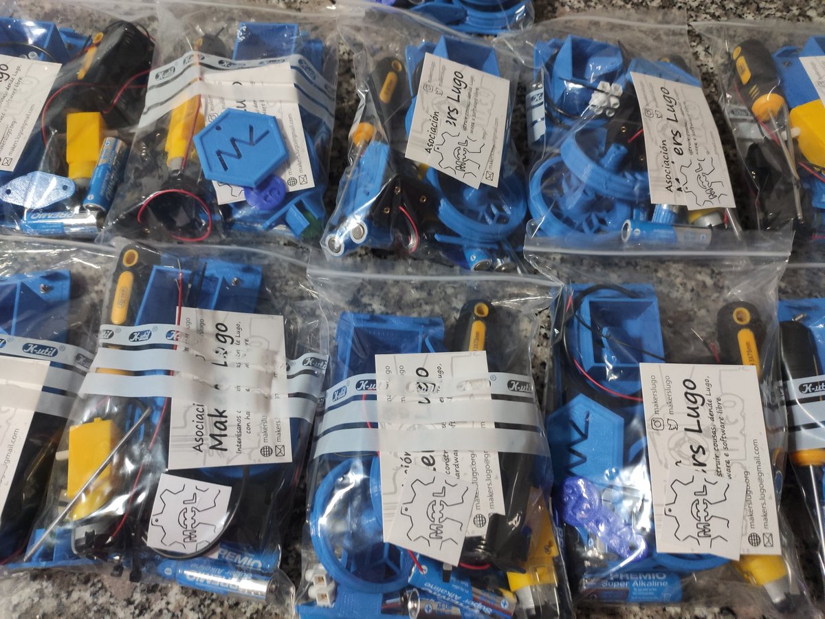 makerslugo's tweet image. Ya tenemos los kits pada la hebocon listos oara entregar🙃🙃🙃