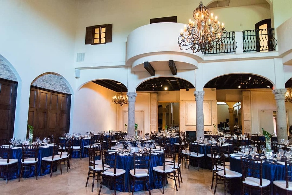 RentMyVendor's tweet photo. Wow! Such a stunning #realwedding 😍 Big shout out to the talented professionals: Photographer: @emeraldstonephotography  Planner: @provocoutureevents  #rentmyweddingWow! Such a stunning #realwedding 😍 Big shout out to the talented professionals: Photographer: @emeraldstoneph… https://t.co/fuFJoSS8o4