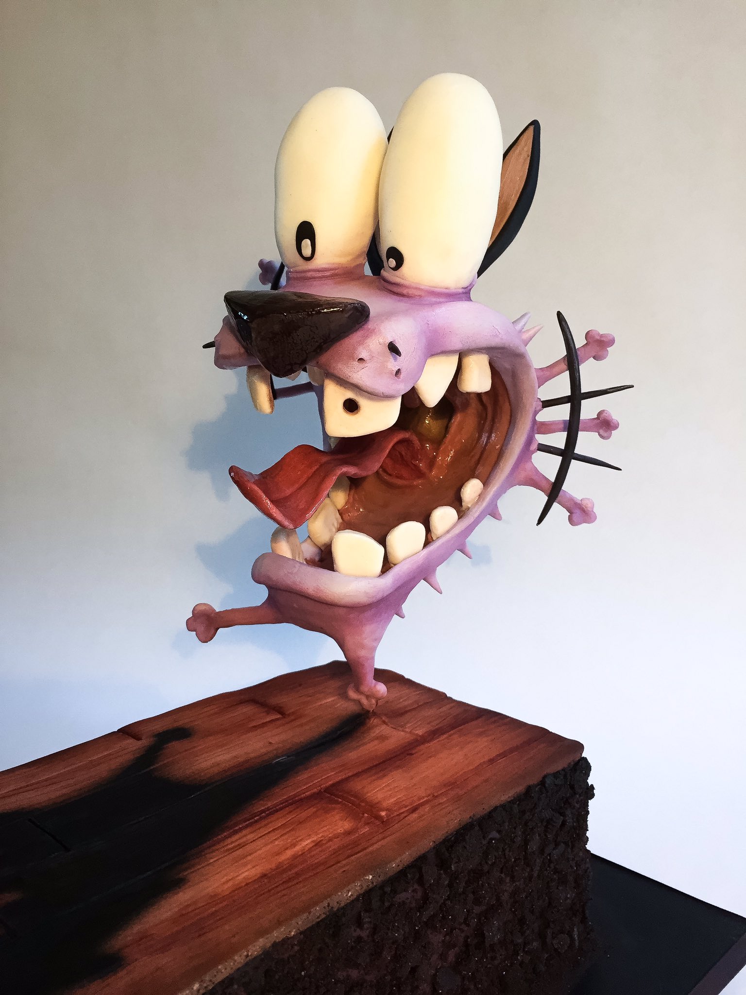 Twitter \ Natalie Sideserf على تويتر: "Hand-sculpted chocolate cake topper of Courage the Cowardly Dog 💜 More cakes at https://t.co/hH4Y6fKIOo https://t.co/3TdYLzjPni"