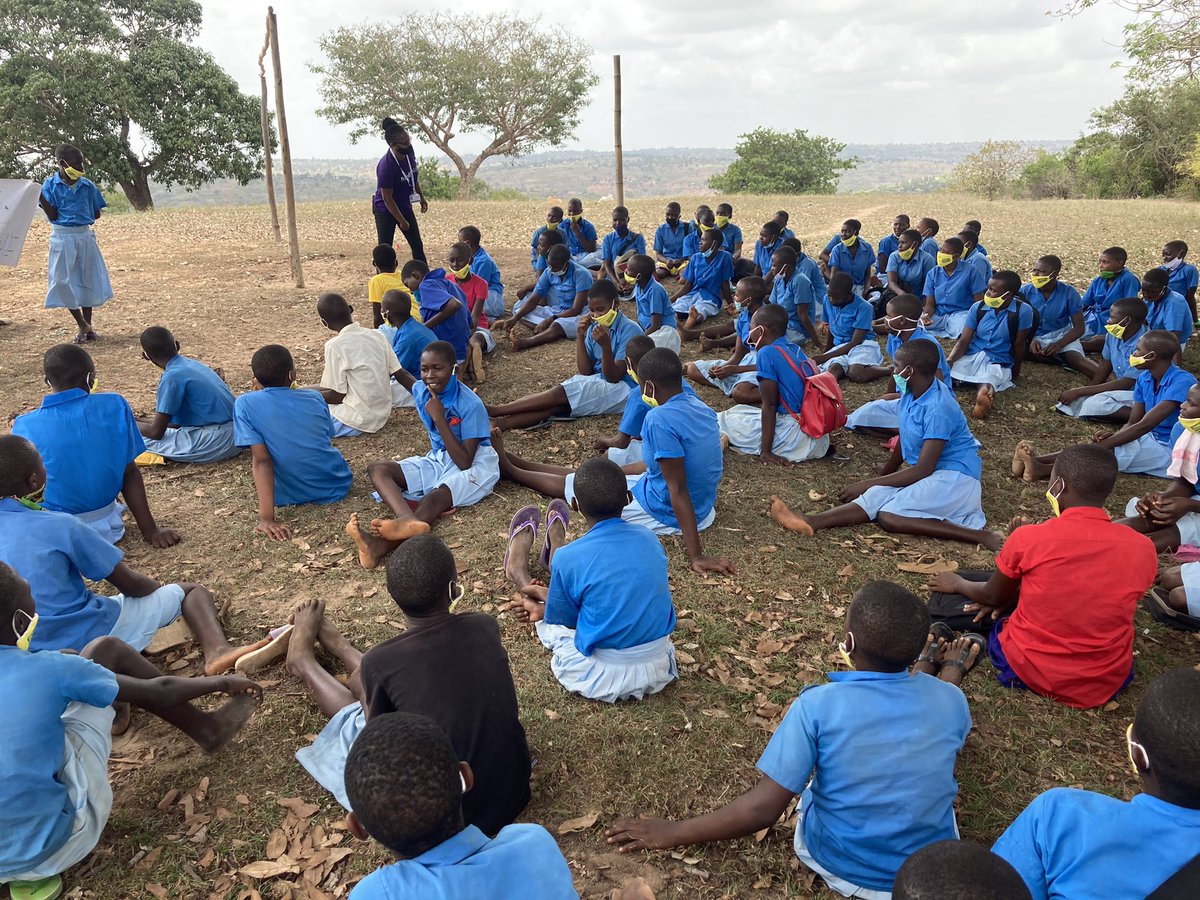 freedom_4_girls's tweet photo. #Kenya outreaches in Kilifi many girls needing #washablereusable #periodpads & #MHMeducation so many teenage pregnancies, girls selling bodies for pads π’#letsstopthisnow #COVID19 #periodsinapandemic #StopTheStigma #endperiodpoverty @tinytinatea @gatesfoundation @DFID_UK @PlanUK https://t.co/nSI0cE6Far