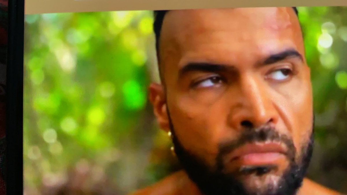 MariaBsk9's tweet photo. Όταν η 💩κόβεται στη μέση #survivorGR https://t.co/IHRmfVT4Jj