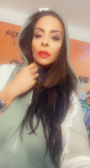 15 mins till my live feed on https://t.co/hhRvpMUXBl who&rsquo;s joining me for fun xxx https://t.co/EOCkG<a href="/tag/linseydawnmckenzie"class="tags"><span>#linseydawnmckenzie</span></a>
