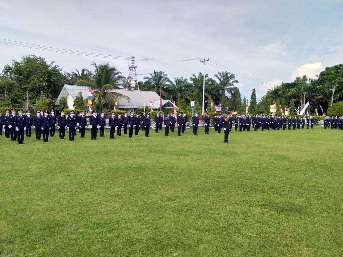 Sukses dan Meriah,Pelantikan Taruna/i Ank.2 Politeknik KP Pariaman,19/01/2021 secara Luring dan Daring Oleh Kapusdik KP dan Dihadiri Koordinator, Kadis DKP Sumbar, Unsur Muspida Kota Pariaman serta Orang tua Taruna.
<a href="/Pusdik_KP/">BRSDM Pusdik KP</a> @brsdm_kp <a href="/anileilani/">Ani Leilani</a> <a href="/kkpgoid/">KKP RI</a> <a href="/sjariefwidjaja/">Sjarief Widjaja</a>