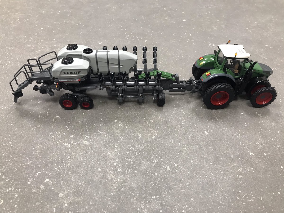 gerby08's tweet photo. It may have come in 1/64 scale but it’s here! @Little_Morden really excited for when the full size one shows up! #fendt #momentum #plant21 #precisionplant https://t.co/UhN9XxBPQq