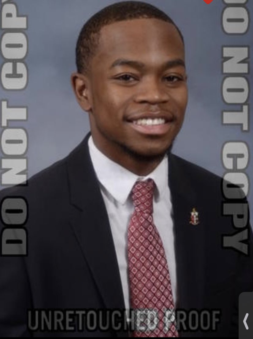 det_finest's tweet photo. I’m good on the paperwork 🎓 ‘21 https://t.co/cj73LYmHfV