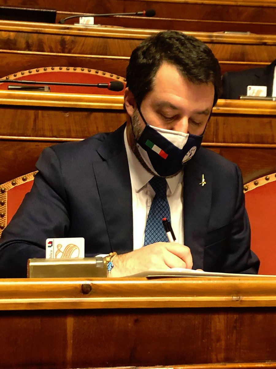 Un saluto dal #Senato, Amici. Verso le 19.30 il mio intervento. 
Alcuni discorsi di senatori "in vendita" davvero imbarazzanti: fuori dal Palazzo gli Italiani hanno testa e cuore a lavoro, scuola e salute, qui dentro c’è gente che per la poltrona farebbe, anzi fa, di tutto.