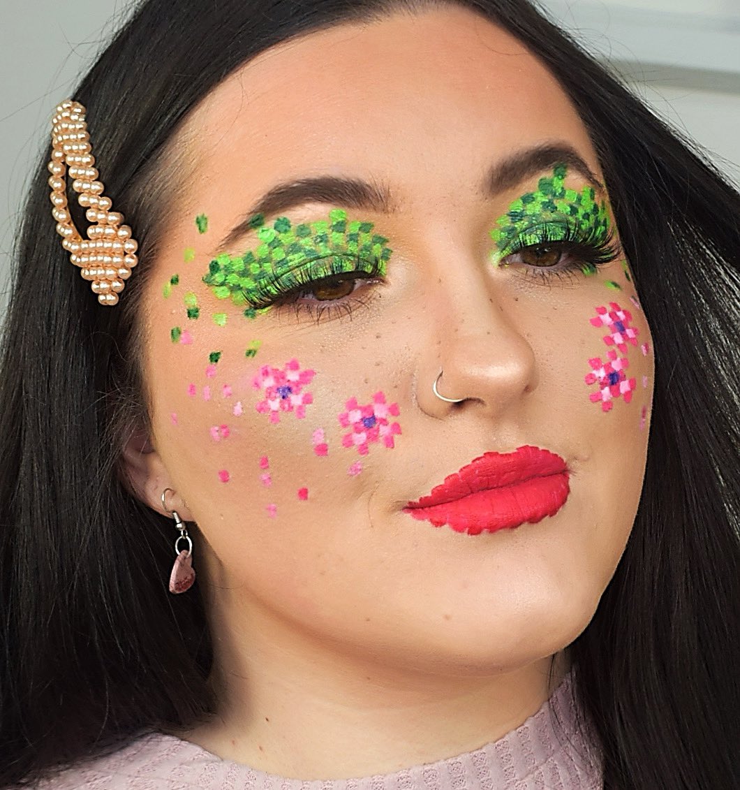 Minecraft мейкап из 12 лет. Make up minecraft. Грим крипера. Kappa shaders 1. Аквагрим крипер.