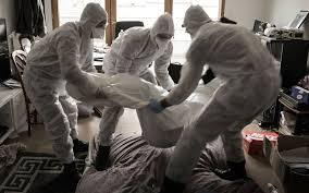 Impact du Covid sur la démographie en France: 667 000 décès (toutes causes confondues) en 2020, +9% sur 2019, selon l'Insee. Espérance de vie en baisse: 85,2 ans pour les femmes (-5 mois), 79,2 ans pour les hommes (-6 mois). Enfin, l'Insee note un effondrement de 34% des mariages