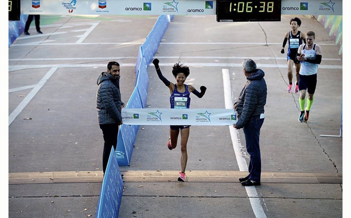 DunderdaleSC's tweet photo. One year on from becoming #蛍光ハイソックスマン after pacing @iam_hitominiiya to a NR in Houston. Hopefully many more opportunities like this to come. 
@EKIDEN_News https://t.co/yJbJ6v9N9A