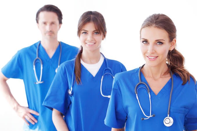 ebrumelek35's tweet photo. Hemşirelik öğrencilerinin yeterli ve nitelikli eğitim alması gerekmekte, klinik uygulamaya çıkmasına engel olan faktörler ortadan kaldırılmalıdır. #öğrencihemşireleraşılansın
@drfahrettinkoca @RTErdogan @thd_genelmerkez @saglikbakanligi https://t.co/YeFjT5RrYq