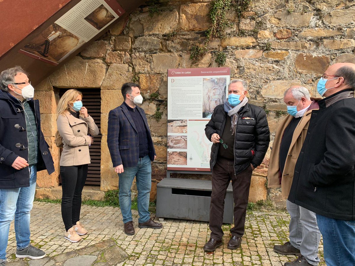 G_Caballero_M's tweet photo. A Galicia interior necesita impulso e no Barco ben o defende o alcalde Alfredo García. Visitamos as obras da circunvalación e da Torre do Castro. Cómpre desde a Xunta respaldar o hospital, o polígono, as infraestruturas, os servizos sociais. Traballemos por iso. https://t.co/Ae1xAZO2R4