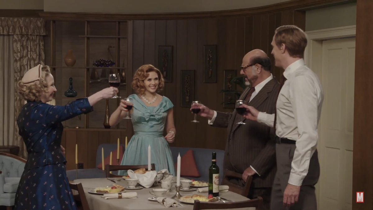 wandaslizzie's tweet photo. it’s so weird to see the 50s episode in color like this #WandaVision https://t.co/WmjH8DZmmL