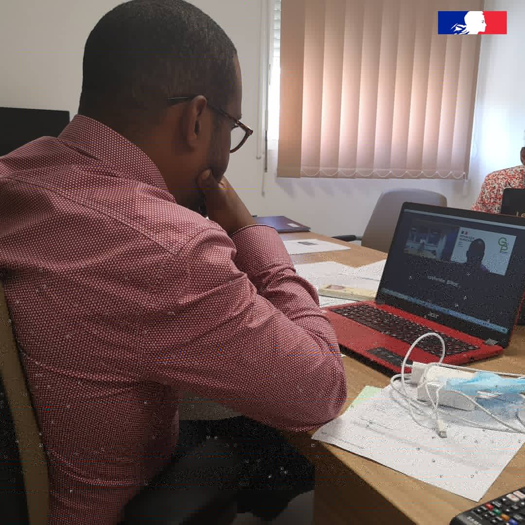 plateforme_de's tweet photo. *** DÉPISTAGE DES CANCERS ****

2021 sera l'année de la labellisation des CRCDC, Monsieur Guy-Albert RUFIN-DUHAMEL Directeur du GIP PROM qui porte l'activité du @crdc972 représente la Martinique au sein de l'association nationale des CRCDC de FRANCE.
#Dépistage #GIPPROM #Cancer https://t.co/i1MktLGfGD