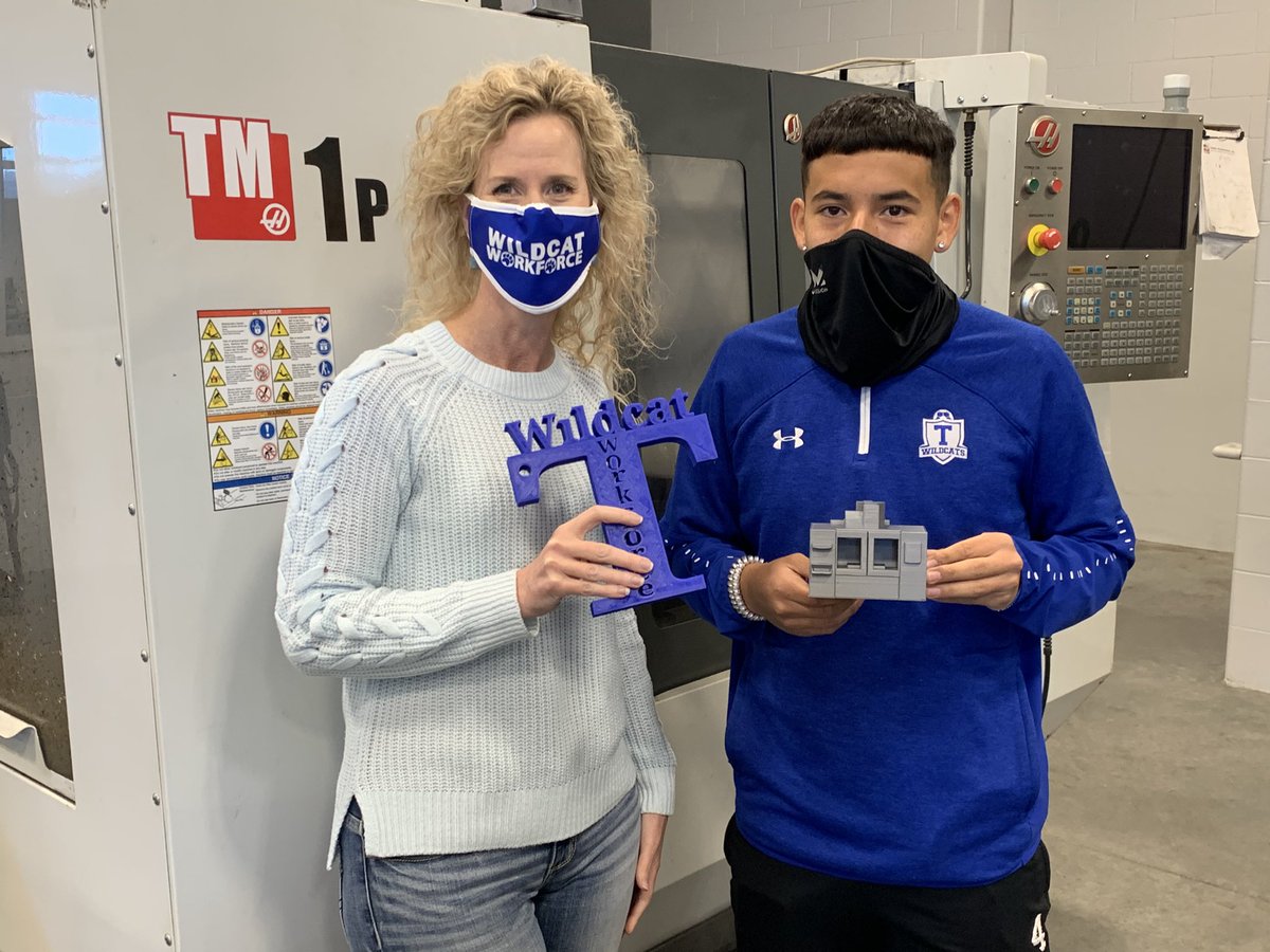 DeniseAyres13's tweet photo. I’m SO impressed with #WildcatWorkforce #PrecisionMetal senior @centerbackCisco! He designed and 3D printed an exact replica of one of our #CNC machines.  #ReachingHigher #ActiveLearning https://t.co/7e7fRiRq9w