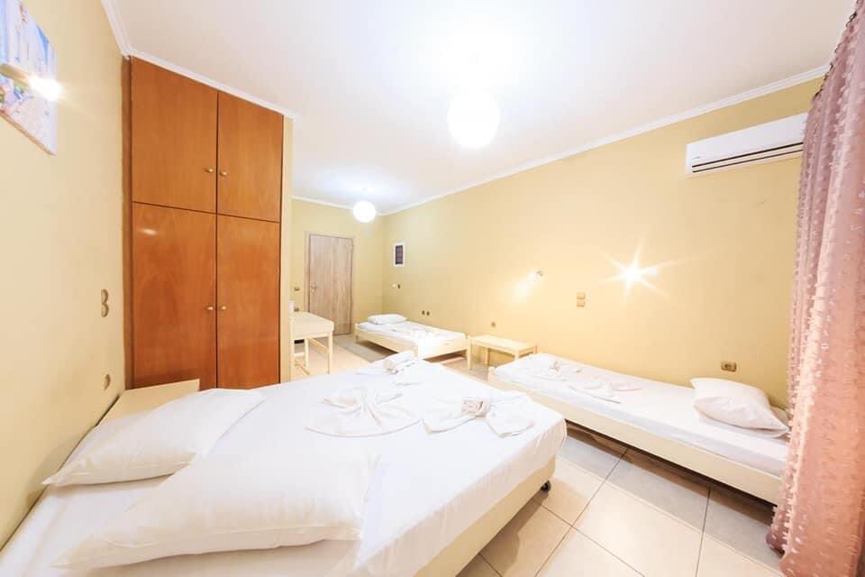ZanteBay's tweet photo. Traveller review award 2021 score of 8,7 - THANK YOU to all our guests that helped achieve this great score &amp; we look forward to welcoming you all this summer!

🛌 Book here 👉🏻https://t.co/pHIUBDy2YG

#zantebaystudios #zante2021 https://t.co/KiLOzYhBw6