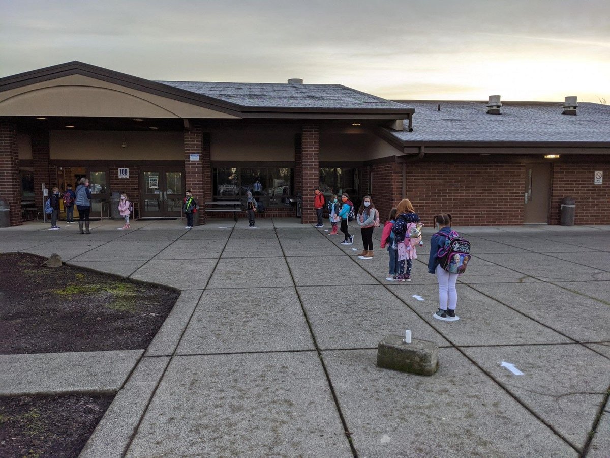 HHES students in Grades 1-3 returned to in-person learning today. They received a warm and safe welcome, learning safety protocols such as social distancing, hand hygiene, and health screenings.
