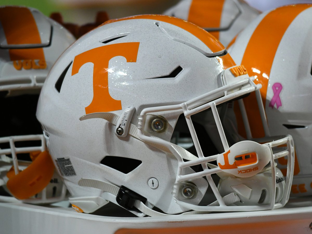 BR_CFB's tweet image. Tennessee put cash in McDonald’s bags and handed it to recruits during campus visits, per @dpshow