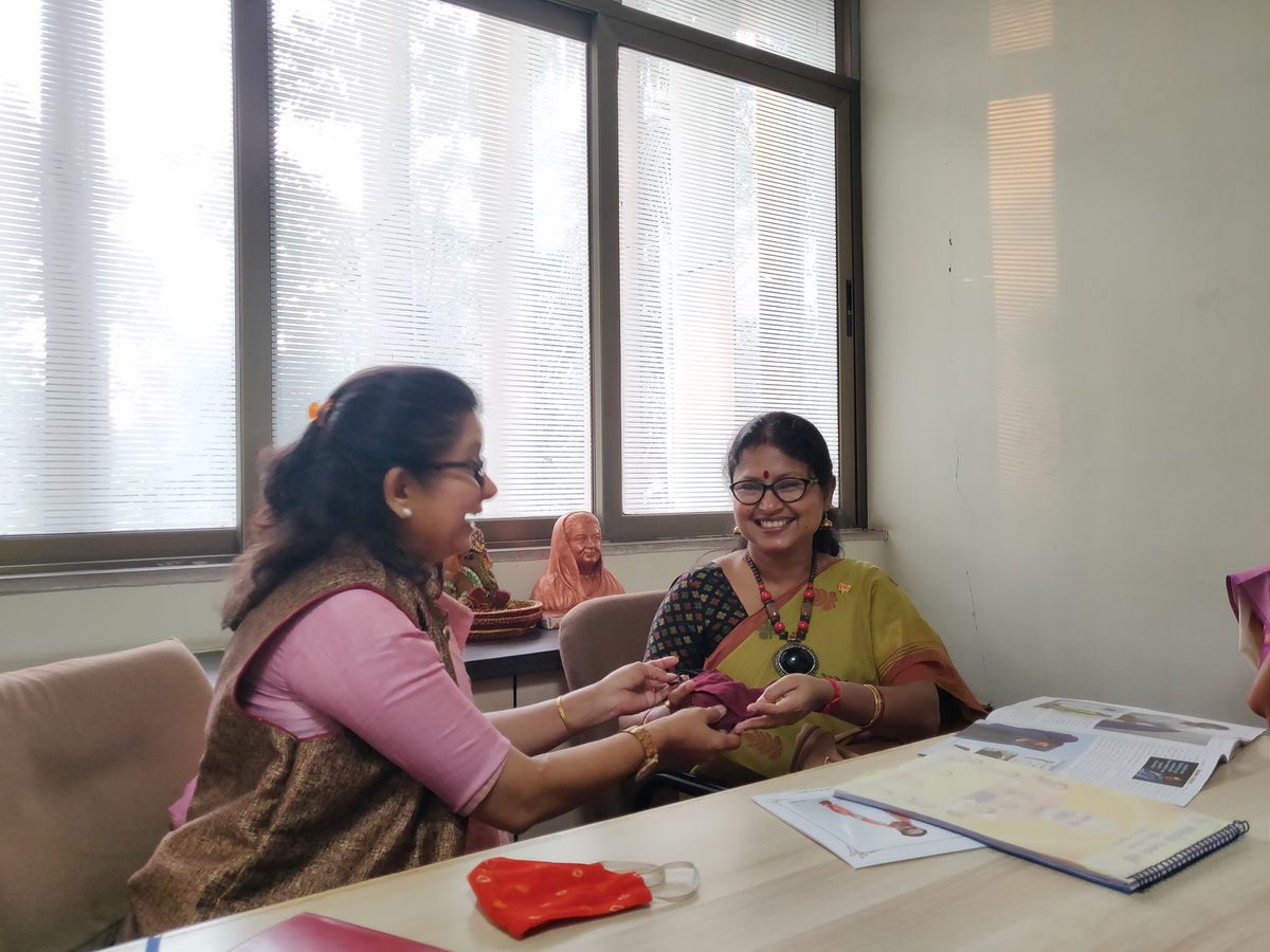 Sampa_Banerjee6's tweet photo. A formal meeting with State President BJMM Gujarat Smti Jyotiben Pandya ji,at BJP Bhavan Gandhi Nagar. Smti Jasuben Korat ji State General Secretary along with other members of Mahila morcha were also present.  There was a healthy discussions regarding organisation @VanathiBJP https://t.co/nUkEoTPUtJ