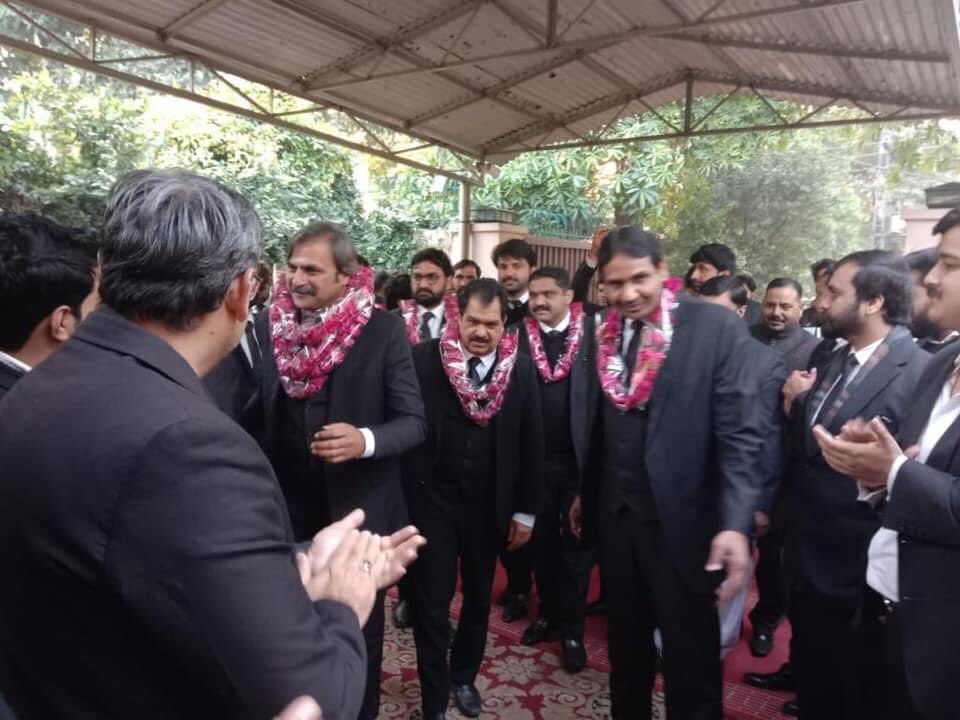 AkbarAli0017's tweet photo. We are highly indebted to Irfan Hayat Bajwa MPBC for announcing Sardar Akbar Ali Dogar.

#SardarAkbar #InshAllahPresident #LHCBA https://t.co/asQCuJJBVG