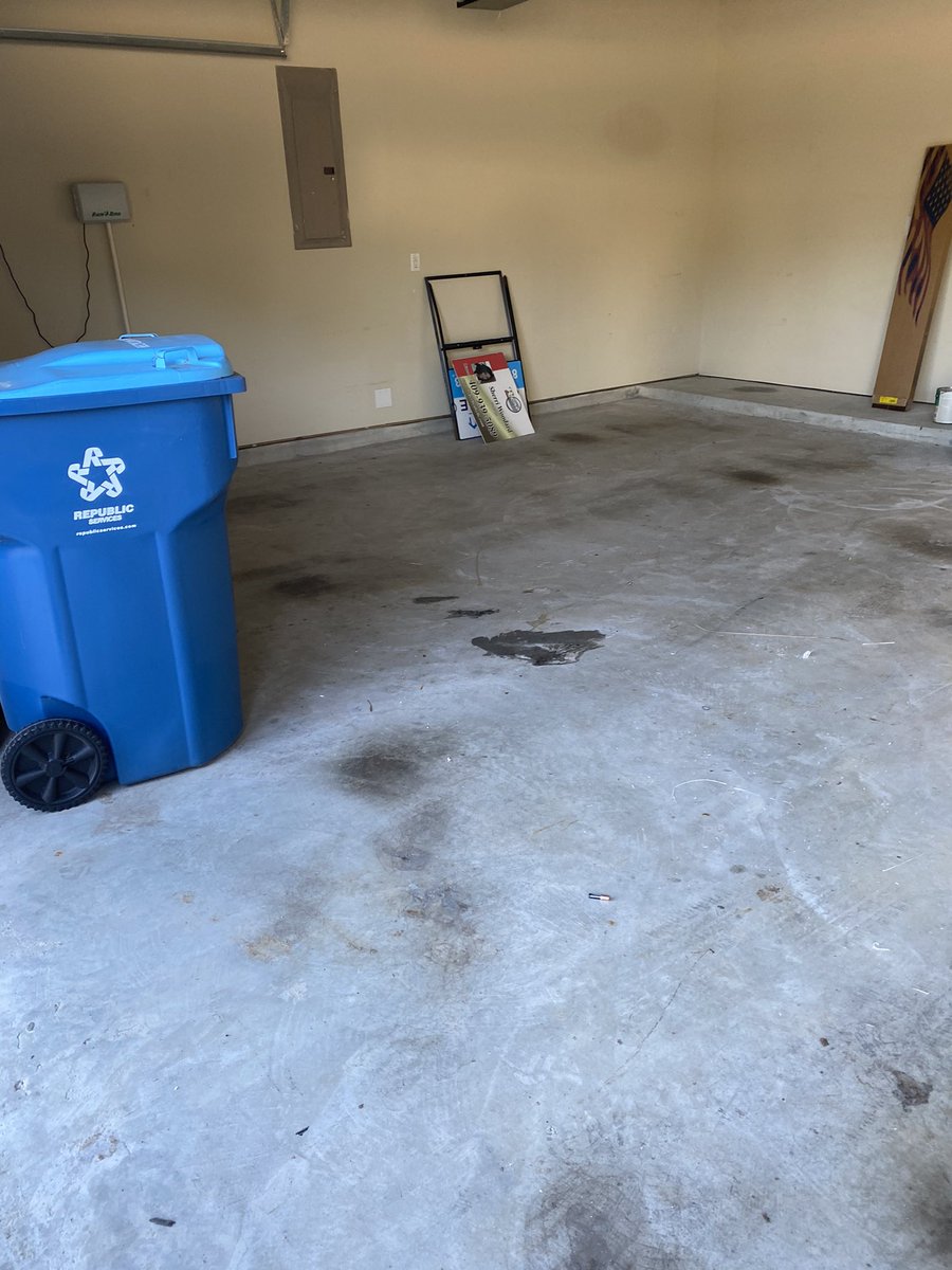 In a Jiffy Junk, LLC (InaJiffyJunk) Twitter