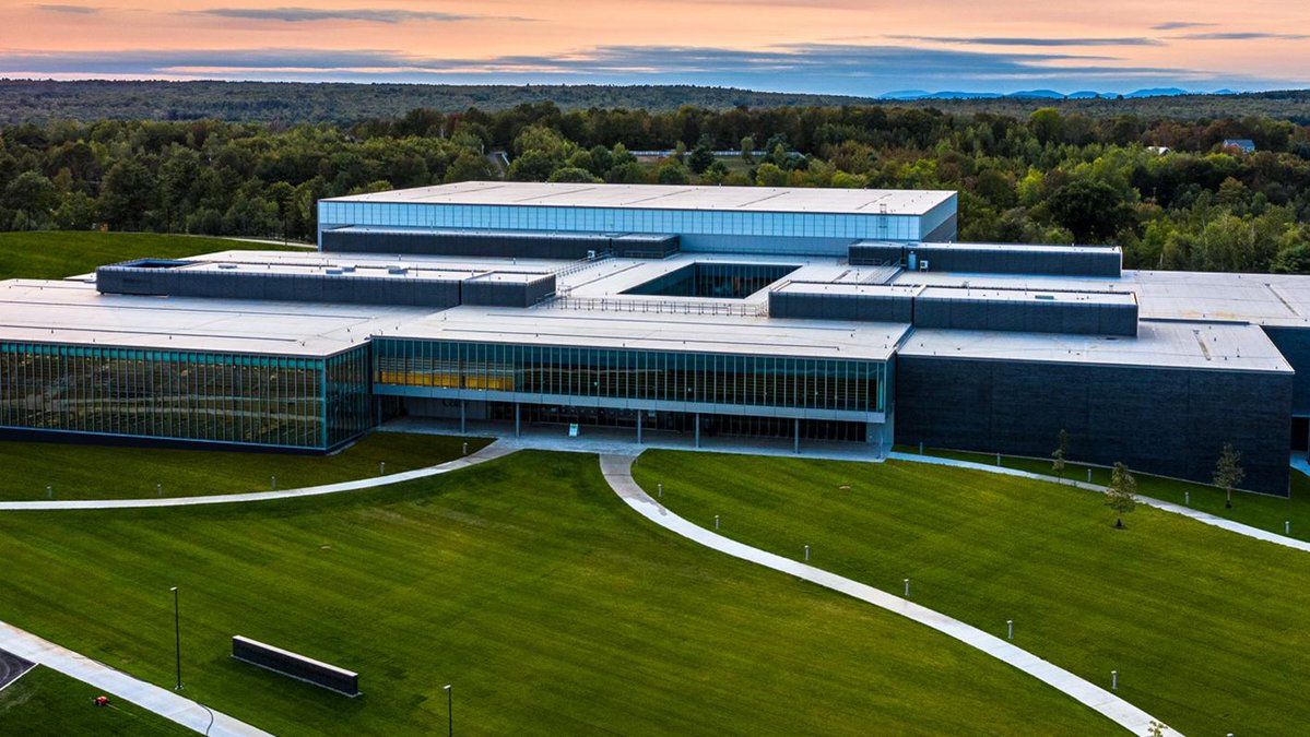 Colby_Football's tweet photo. ✅Top liberal arts degree
✅50+ majors
✅First-class athletic facilities
✅Biggest NESCAC campus

#DareNorthward and find out what makes @ColbyCollege  an amazing place to learn, grow and prosper. Fill out our recruiting form today: https://t.co/bZGZ7LZCyZ

#MuleMade #SaddleUp https://t.co/PzNYbw25No