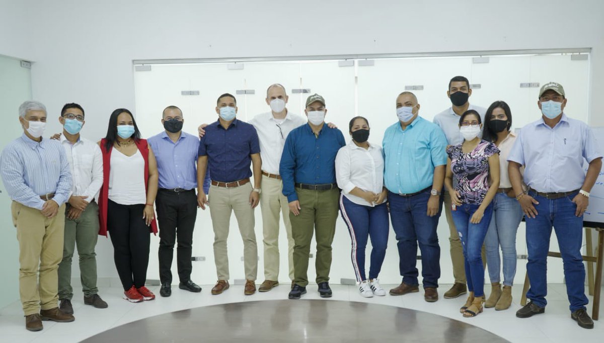 folmedoarango's tweet photo. Los alcaldes del Bajo Cauca plantearon la creación de un nuevo esquema asociativo entre los 6 municipios y solicitan a la Universidad Nacional la formulación de un proyecto de minería responsable en el territorio.

@GobAntioquia @UNALOficial @RenovacionCo #pdet https://t.co/dfGb6yHcQU
