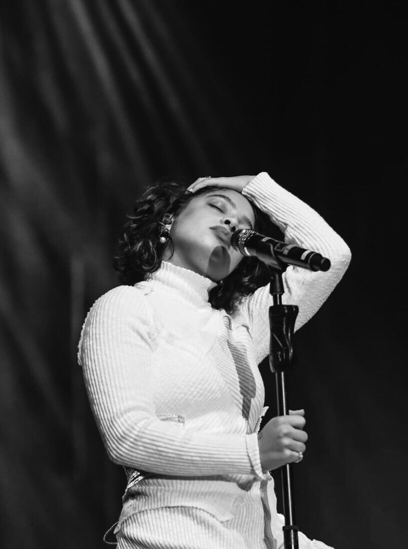 kianasource's tweet photo. Concert memories https://t.co/7KfryhYIdd