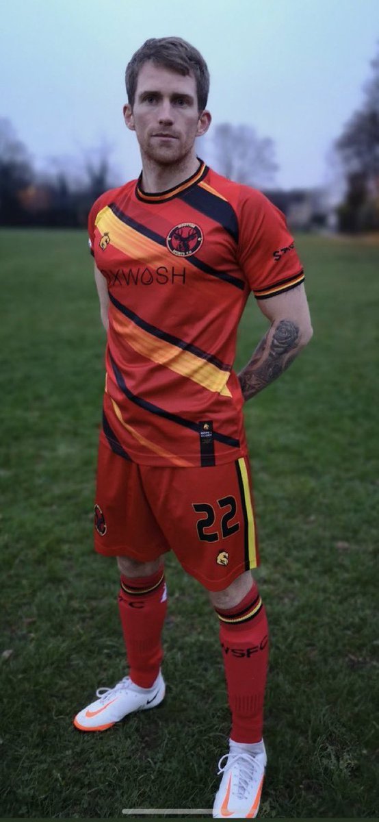CashMooneeey's tweet photo. @HamwicRovers @UnitezDesigns Not as good as ours though 😅 good luck boys! 🤞🏻 https://t.co/I7epb9wd2P