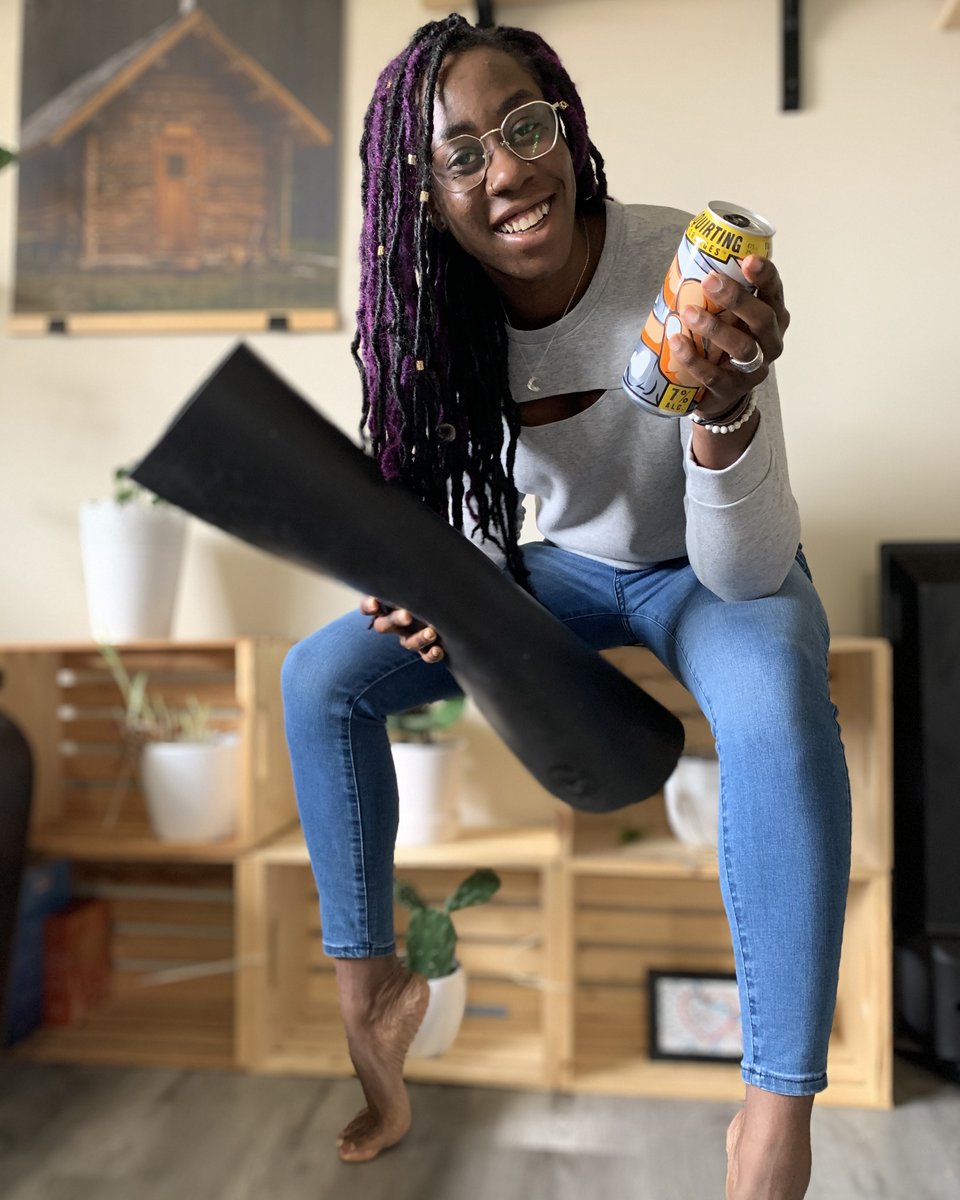 Gotta be on our toes this year, <a href="/wildroga/">Ro</a> do you give lessons? 🧘‍♀️Tag your yoga partner🧘‍♂️

#yoga #yogi #toes #oranges #yogagirl #jawdrop