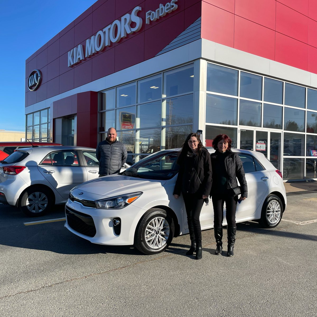 kia_forbes's tweet photo. 🟥 Congratulations and thank you Alexandra and Yvonne!! Enjoy your new @kiacanada Rio5 EX Alexandra!! #forbeskia #kia #kiario #kirio5 #rio5 #thankyou #novascotia 🇨🇦 https://t.co/wNXw6QSfQi