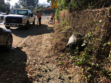 LACorps's tweet photo. Check out the amazing work our @cd4losangeles Clean Streets crew did to clear this sidewalk and make it accessible again! Give them a shoutout for all their hard work to improve quality of life around the city. #lacorpspower #transformationtuesday #TeamCD4 https://t.co/sPK4Ys8LRn