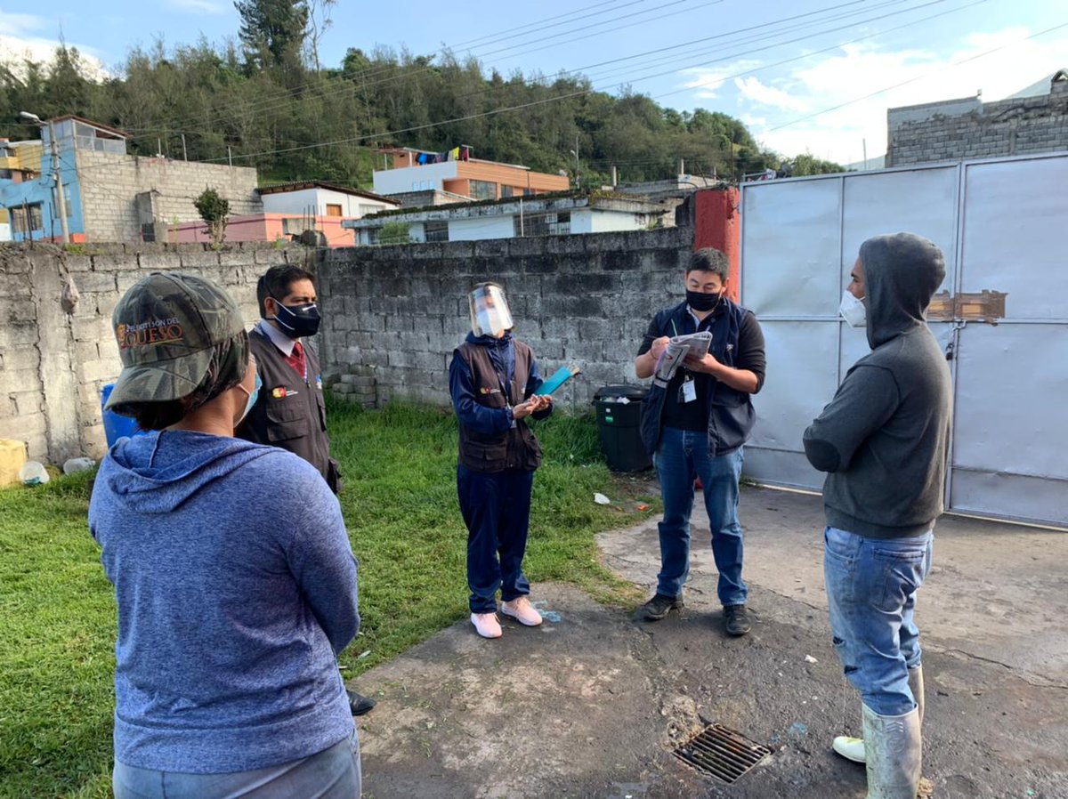 Agricultura_CZ2's tweet photo. Continuamos con los operativos de control en la cadena láctea. En Lloa, cantón Quito, se procedió con la clausura de una planta de procesamiento que no contaba con permisos respectivos, ni cumplía con requisitos básicos de inocuidad. #PorNuetrosGanaderos https://t.co/KasmvS9nI5