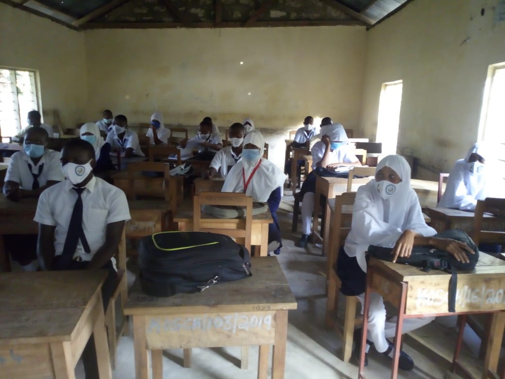 Samba4Youth's tweet photo. #EnglishAccess
This week we witness the resumption of the English Access Microscholarship Program at Kombani and Ng'ombeni high schools, @OurKwaleCounty .
See 👇
https://t.co/xTNVH7Dev2
@USEmbassyKenya @UNICEFKenya @GSNAfrica @BaseTitanium @NPSOfficial_KE @KCDF https://t.co/2JEoJPX67o