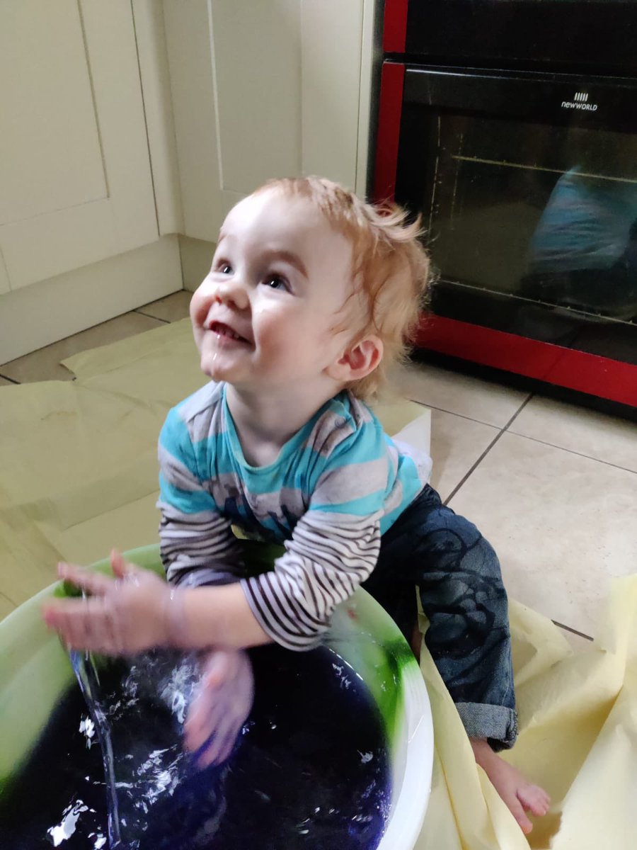 evelynbod98's tweet photo. First experience of slime 😂🤣 fantastic to have something to smile about.. 👏🏻 https://t.co/jXheRMN2hK