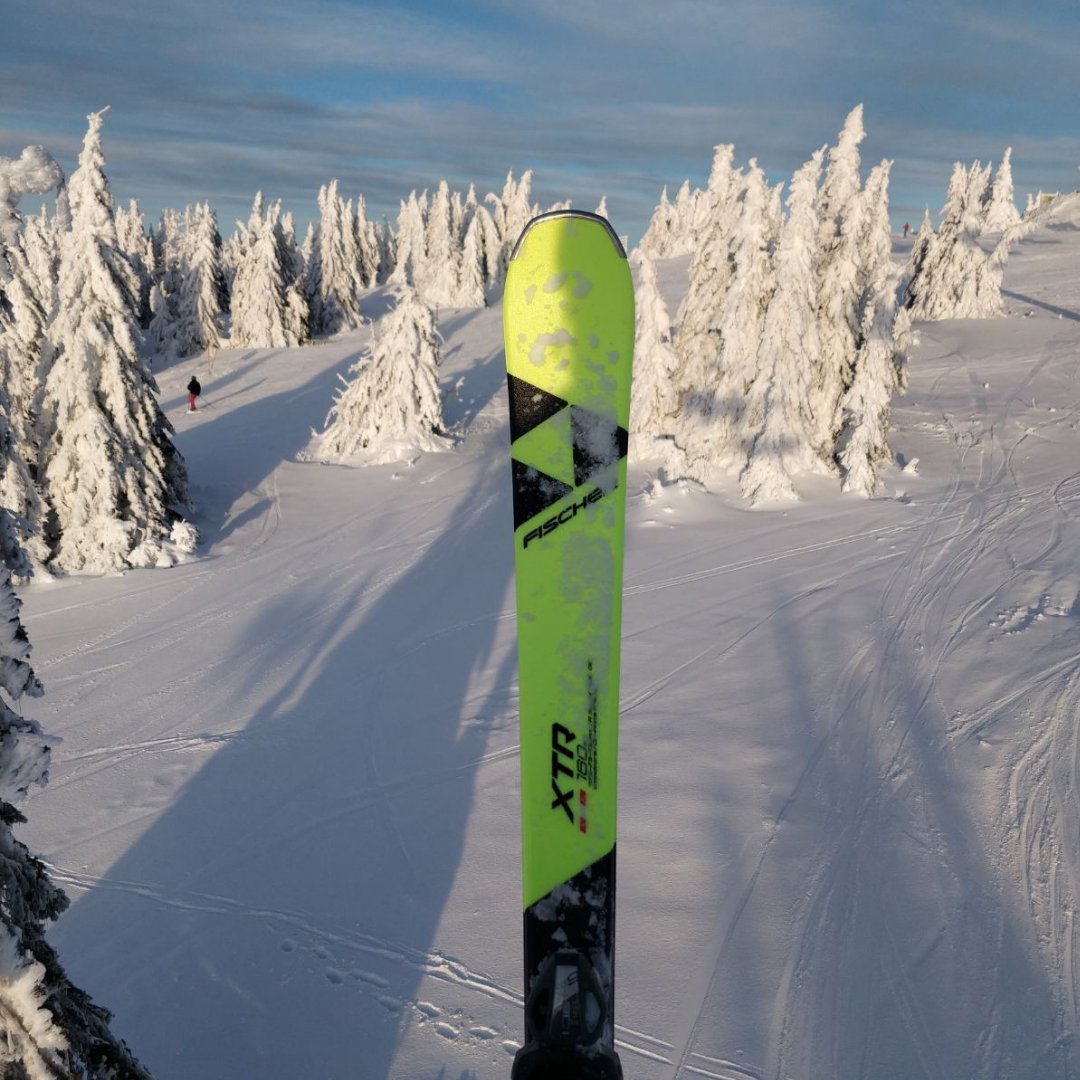 IntersportSrb's tweet photo. Like, ako si I ti strastveni skijaš! 👍 
📸 M.P.
#skijanje #skiing #uzivanje #strast #skipassion #intersportsrbija https://t.co/4QmKZiC1kj