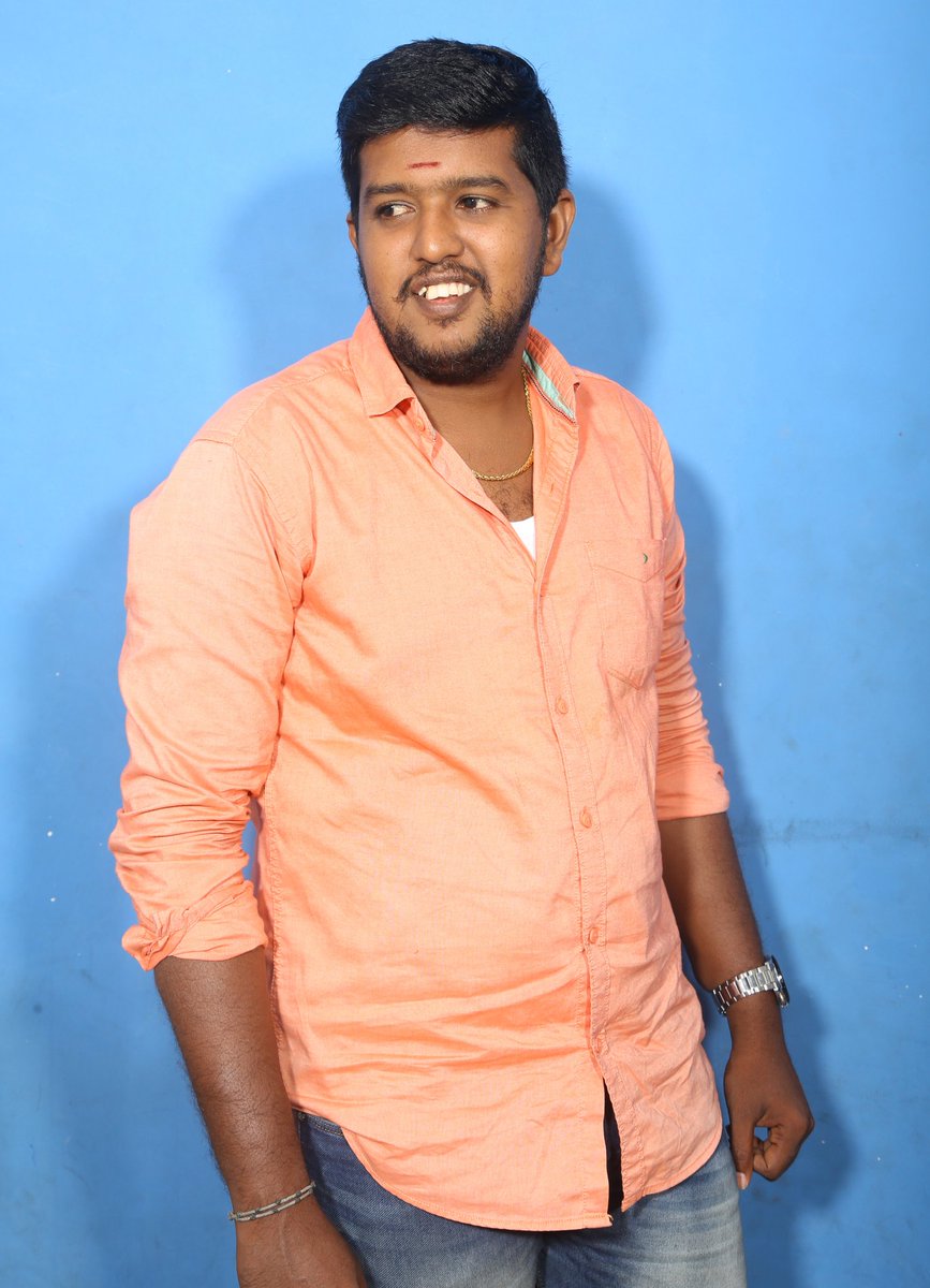 VadapathiT's tweet photo. நம்மை #சிதைக்க 🤜👊👋
முயலும் #சோதனைகளுக்கு  இடையே நம்மை #செதுக்கி_உயரும் 🔝
#சாதனை_தான்_வாழ்கை...💪💪💪 https://t.co/T9YKjU0B7T