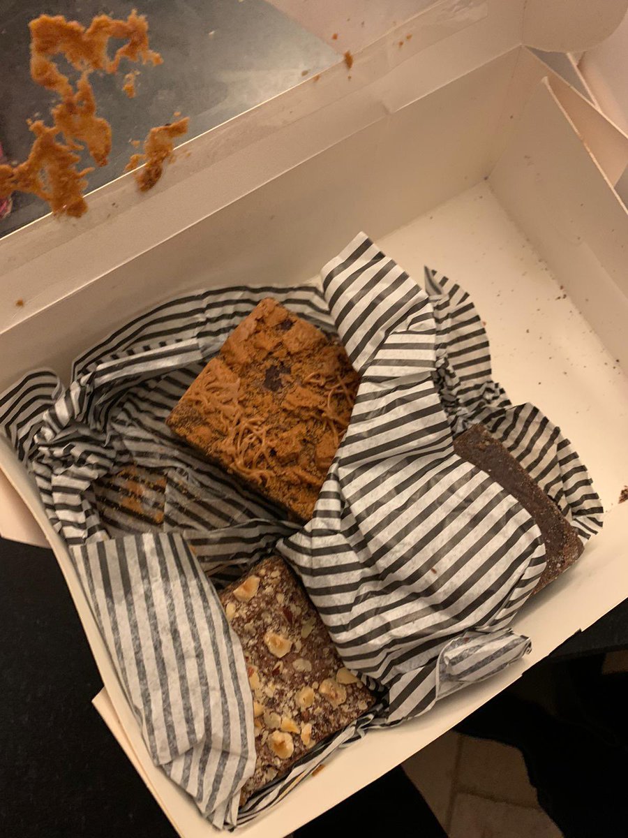 CNeli83's tweet photo. @Hermesparcels the second disastrous delivery of the day and still not able to reach customer services or had a response from you?! https://t.co/KerkJffD2T