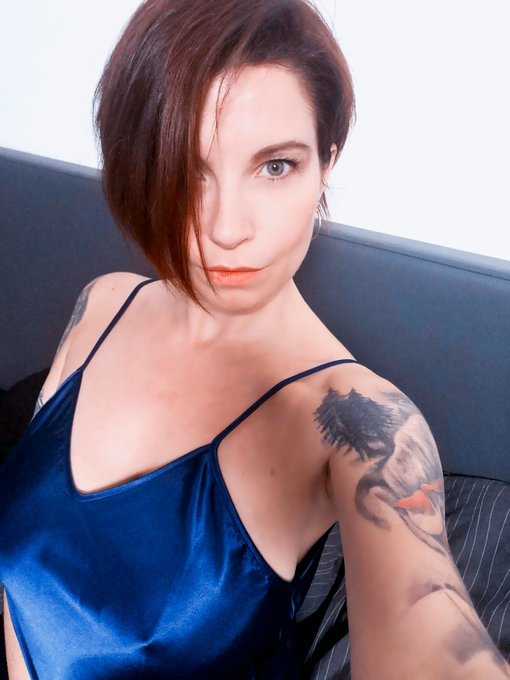 Bonne soir&eacute;e les chouchoux, faites de beaux r&ecirc;ves... coquins bien sur 🔞😘 https://t.co/jQ6Gpl958a<a href="/tag/challengeswame"class="tags"><span>#challengeswame</span></a>
