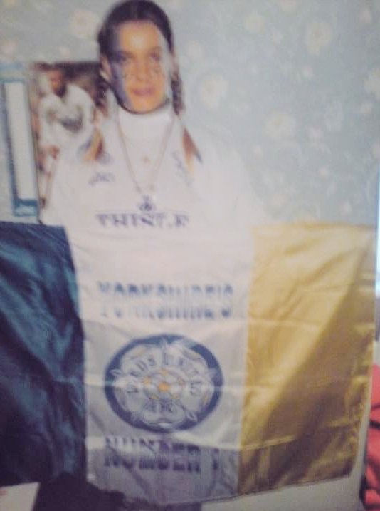 Michellewagsta3's tweet photo. Knew I had it somewhere,1996 me just before setting off to Wembley to watch @LUFC V @AVFCOfficial we got smashed 3 nil was a crap game I was 3 months pregnant &amp;had morning sickness all day &amp; to top it off our coach broke down on way home it was already a long ass way home! 😭🙄😬 https://t.co/wgz0fjXDSJ