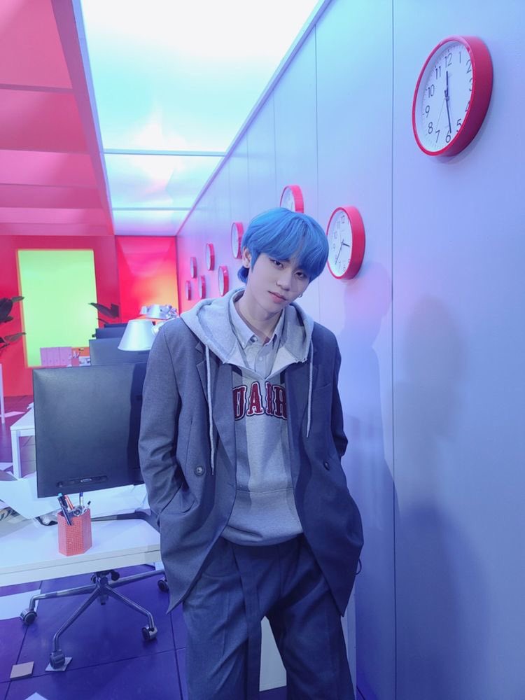 imagine coming to work in a new job, and when u arrive at the firm that’s ur new colleague