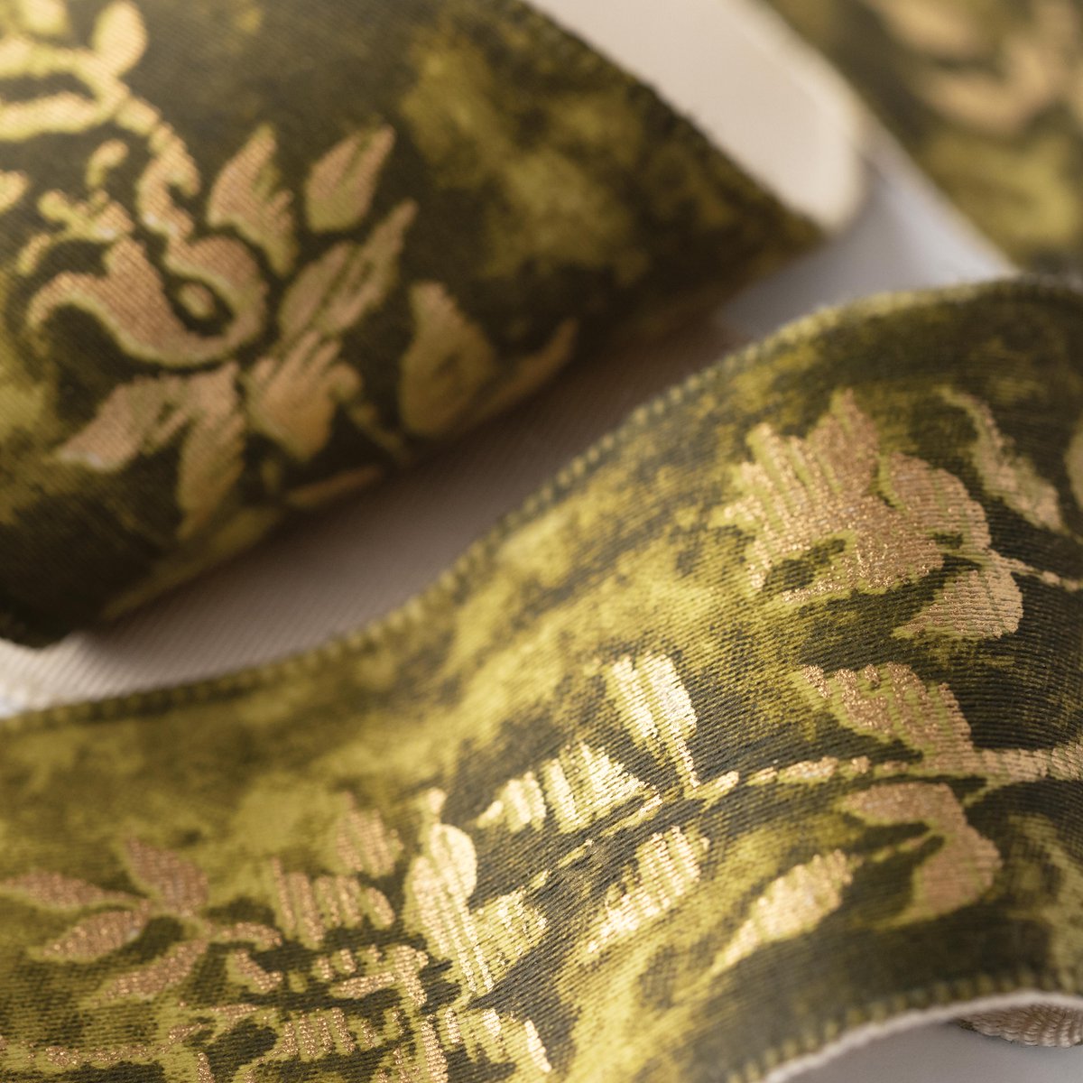 Launching today, our latest collaboration with renowned designer <a href="/rogerpthomas/">Roger Thomas</a>, VENEZIA, pays tribute to Italy’s “Floating City” through time-honored techniques of layered hand printing on silk and velvet, embroidery and appliqué: bit.ly/3nAf6LE #samuelansonsSPRING2021