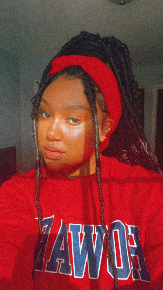 leah 💐 tweet media