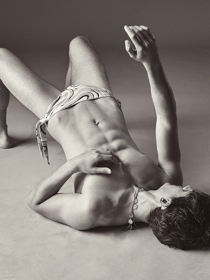 LAZOSCHMIDL unveiled a new limited-edition fanzine titled “Unpublished Material Issue 11”. #archive  fuckingyoung.es/lazoschmild-un…